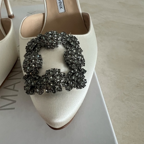 Manolo Blahnik Hangisli White Slingback Pump Wedding 70mm Size 39.5 - NEW IN BOX - Picture 6 of 12